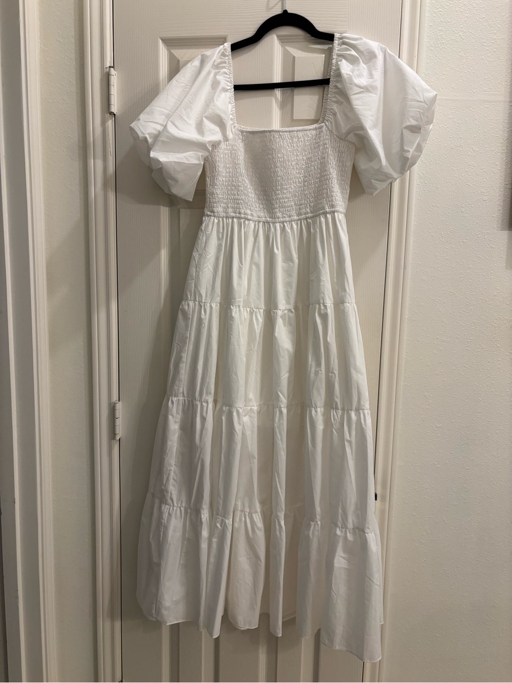 entro White Puff-Sleeve Midi Dress